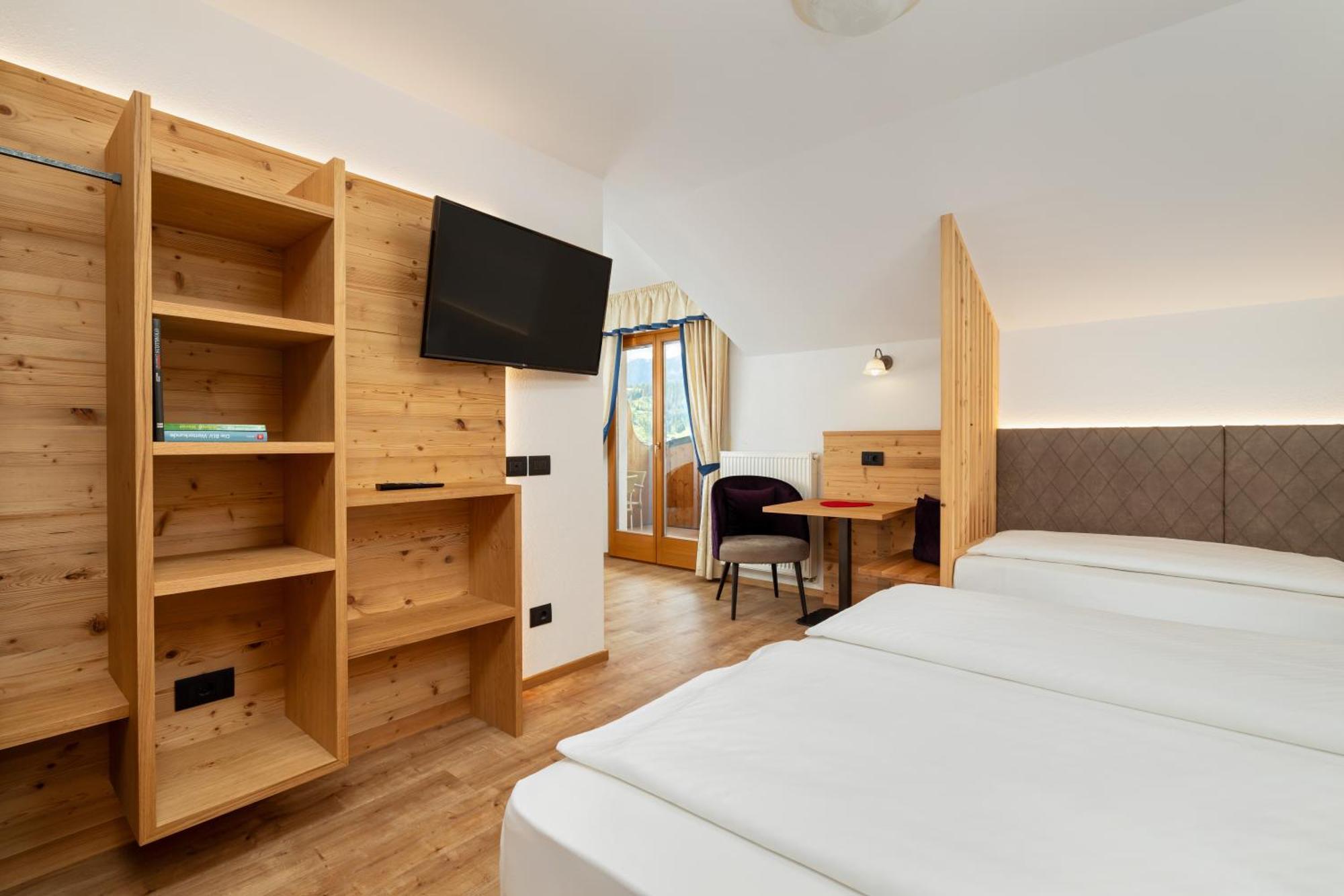 Hotel Alpenrose Dolomites La Valle Dış mekan fotoğraf