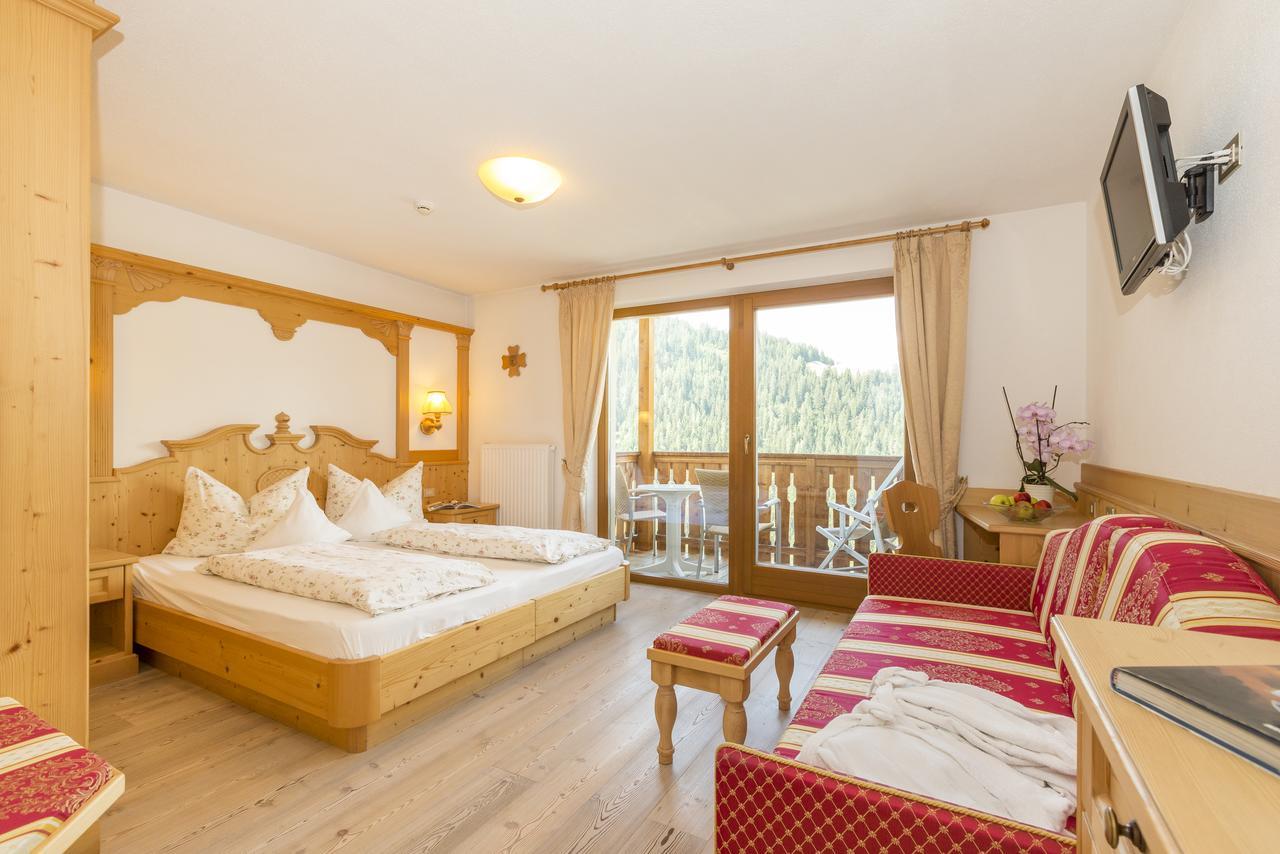 Hotel Alpenrose Dolomites La Valle Dış mekan fotoğraf